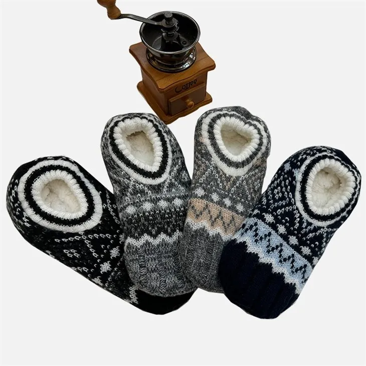 Stocaí Slipéir Cábla