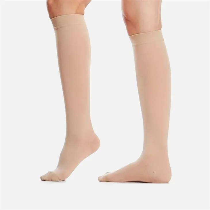 Stocaí Comhbhrú d'Fhir agus do Mhná