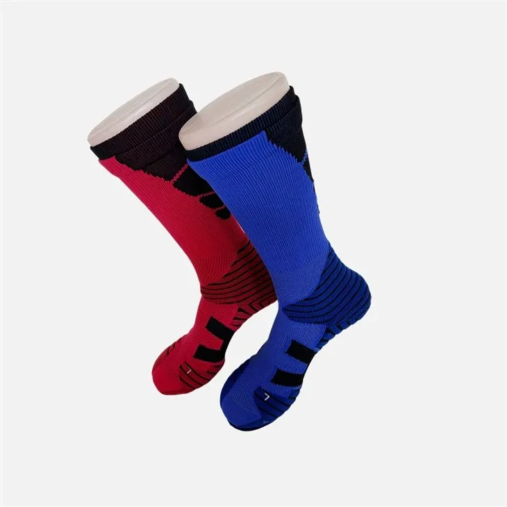 Stocaí Fir Spóirt Ardchaighdeáin